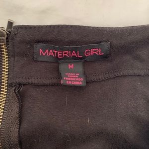Black skirt